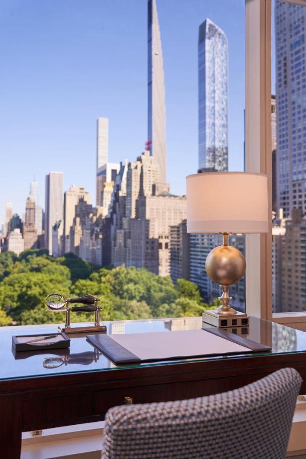 Trump International New York Exterior foto View of Central Park from the 15th floor