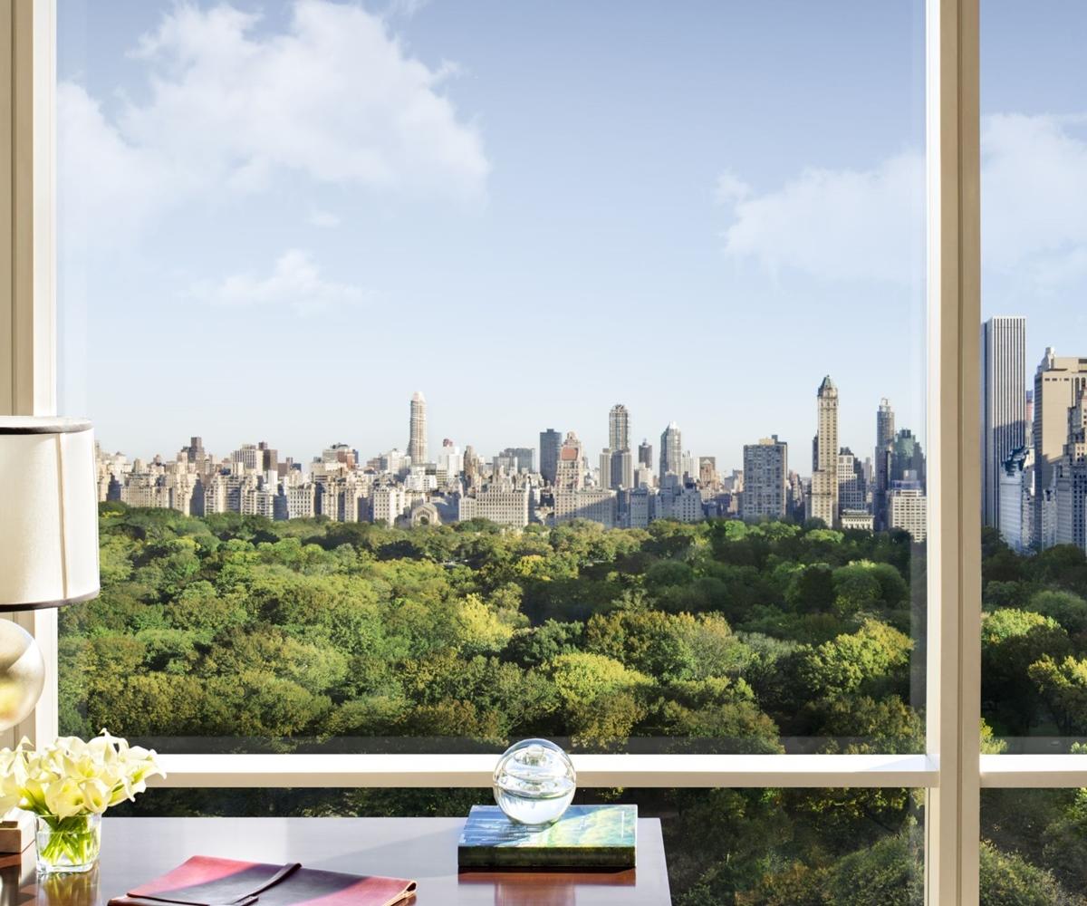 Trump International New York Exterior foto Central Park Tower view from the living room