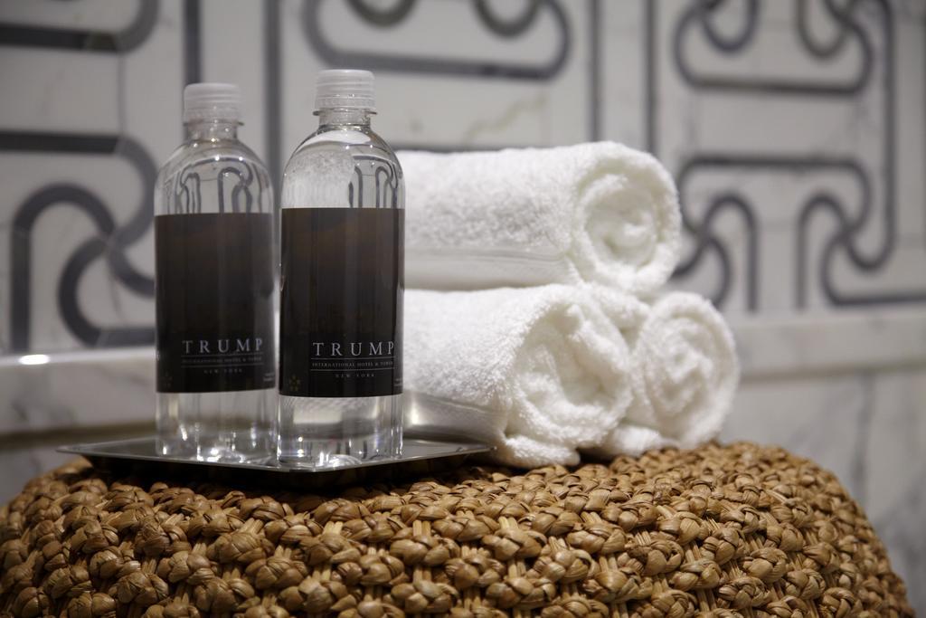 Trump International New York Exterior foto Bottled water at Trump International Hotel and Tower, Washington, D.C.